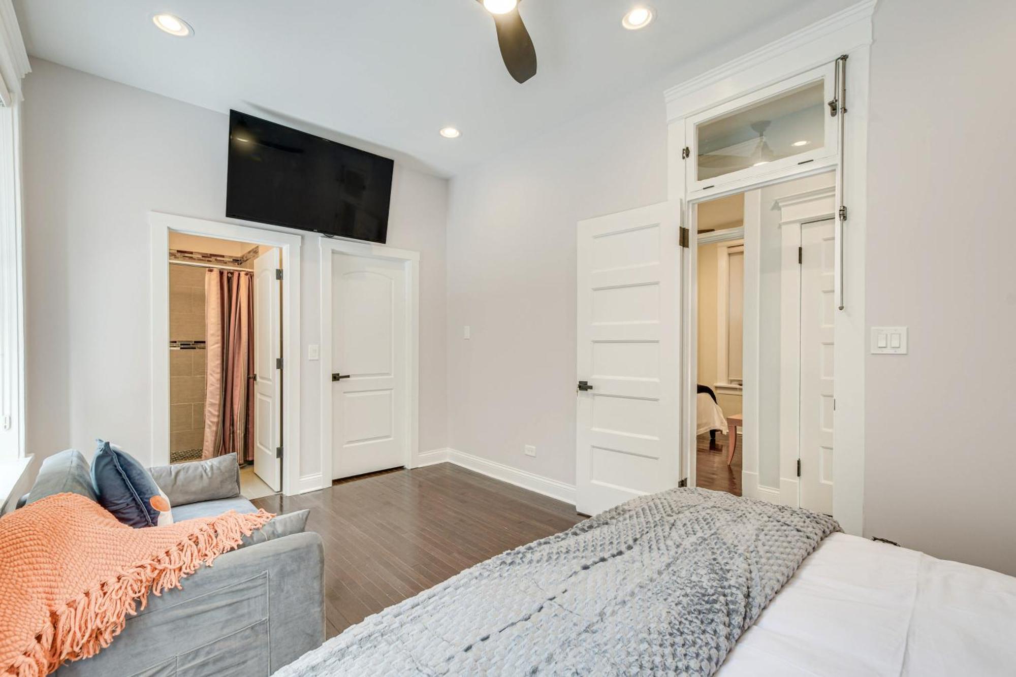 Spacious Condo With Deck About 3 Mi To Downtown Chicago! Exterior foto