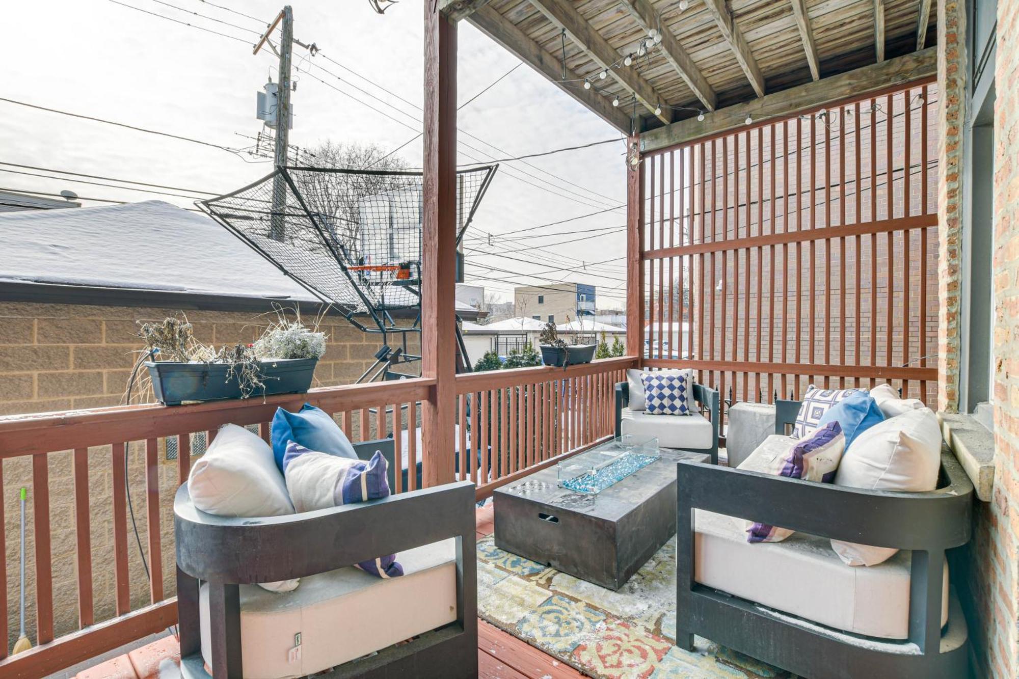 Spacious Condo With Deck About 3 Mi To Downtown Chicago! Exterior foto